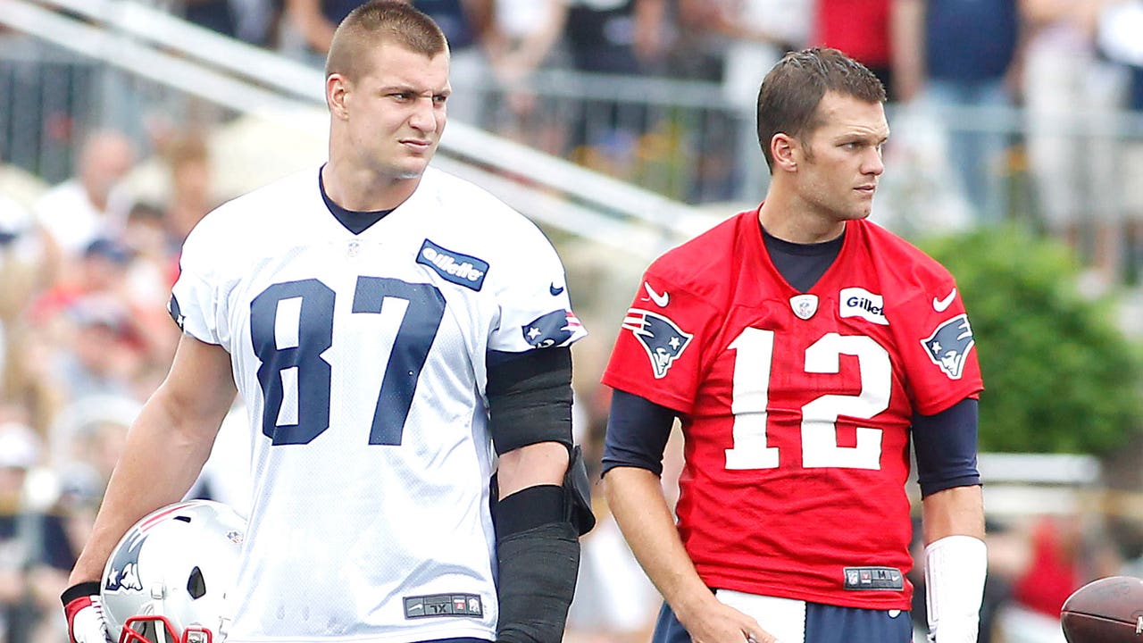 Brady, Revis give Gronkowski special attention on TE's road to recovery